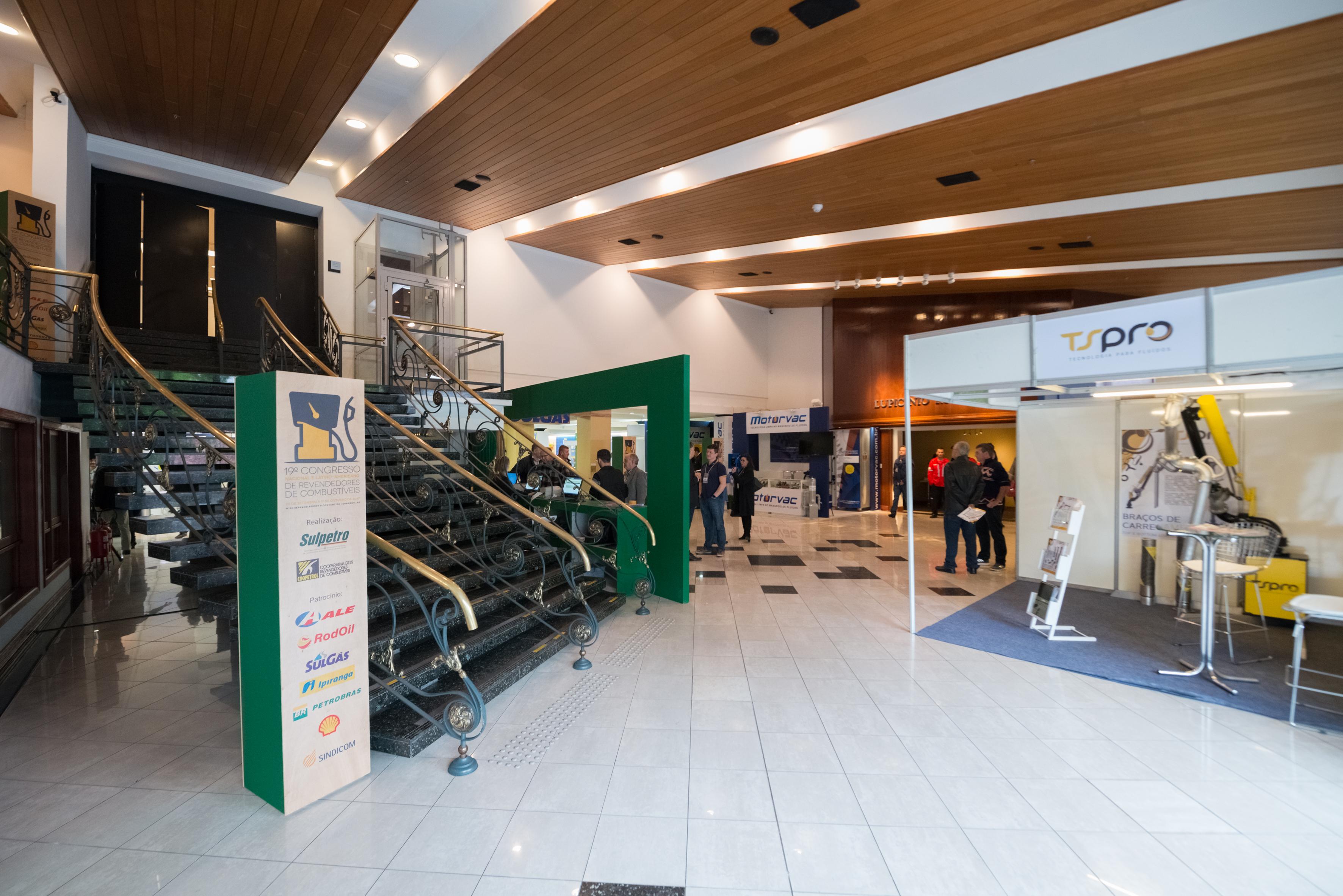 Wish Serrano Resort Γκραμάντο Εξωτερικό φωτογραφία The foyer of the National Convention Centre